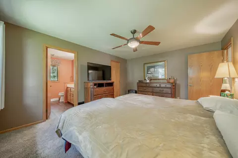 Bedroom - 1900 S Carriage Ln, Appleton, WI 54914 photo 3 of 6
