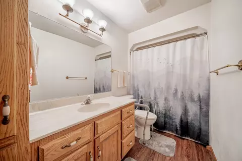 Bath - 1900 S Carriage Ln, Appleton, WI 54914 photo 2 of 2