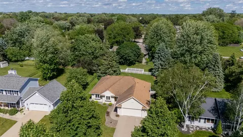 View/Area - 1900 S Carriage Ln, Appleton, WI 54914 photo 4 of 5