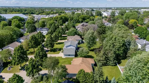 View/Area - 1900 S Carriage Ln, Appleton, WI 54914 photo 5 of 5