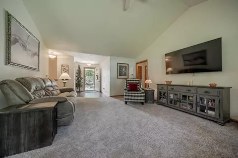 Living - 1900 S Carriage Ln, Appleton, WI 54914 photo 2 of 4