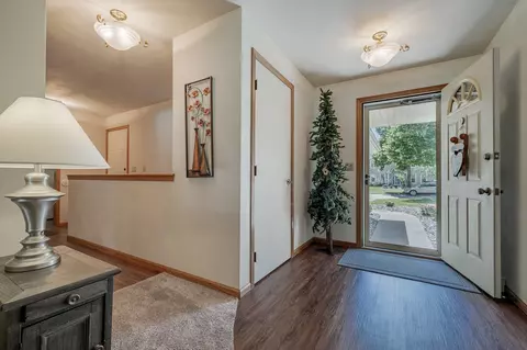 Entry Way - 1900 S Carriage Ln, Appleton, WI 54914 photo 1 of 1