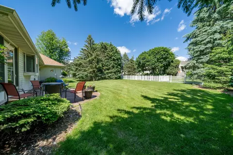 Exterior - 1900 S Carriage Ln, Appleton, WI 54914 photo 8 of 9