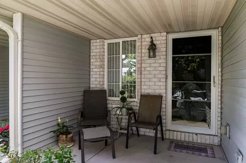 1815 Margaret St, Appleton, WI 54913 photo 3