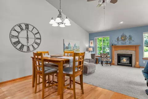 1815 Margaret St, Appleton, WI 54913 photo 7