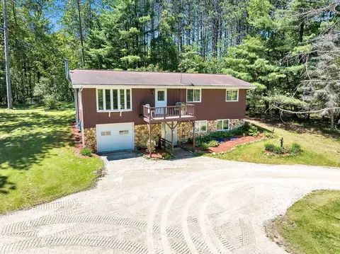 5985 Geano Beach Rd, Abrams, WI 54101