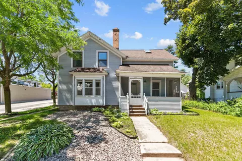 441 S Nash St, Hortonville, WI 54944