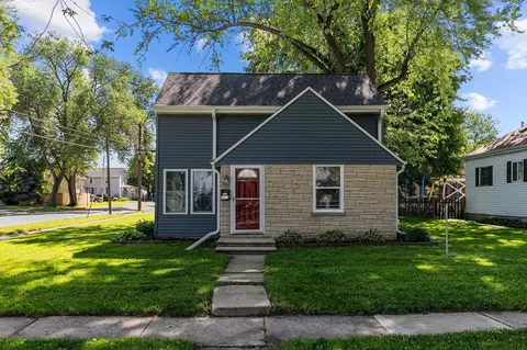 403 S Huron St, De Pere, WI 54115