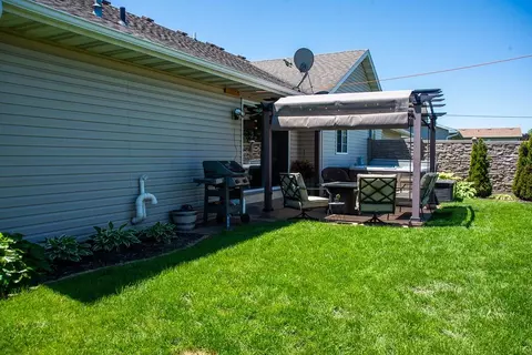 Exterior - w2844 Brookhaven Drive, Appleton, WI 54915 photo 10 of 13