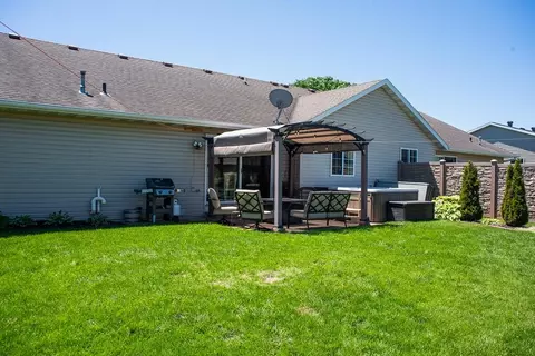 Exterior - w2844 Brookhaven Drive, Appleton, WI 54915 photo 13 of 13