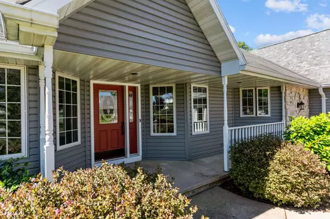 705 W Henry St, Kaukauna, WI 54130