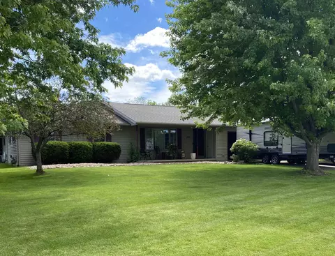 3801 E River Dr, Green Bay, WI 54301