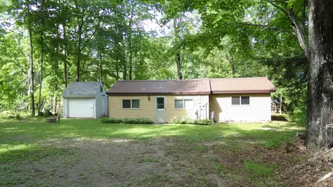 13280 Hillside Dr, Suring, WI 54174