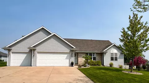 3170 Olde Hickory Trl, Green Bay, WI 54313