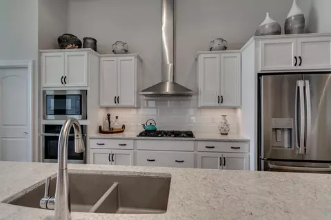 2257 E Harrier Ct, Appleton, WI 54913 photo 9