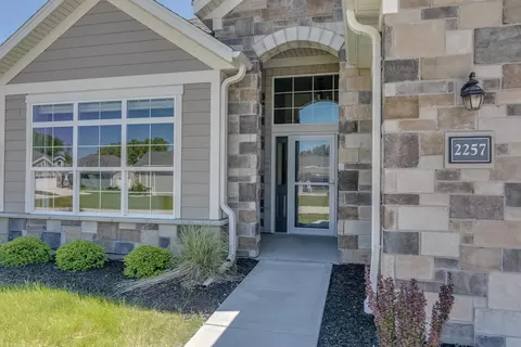 2257 E Harrier Ct, Appleton, WI 54913 photo 2