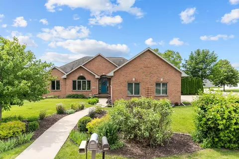 1201 Nature Trail Dr, Neenah, WI 54956