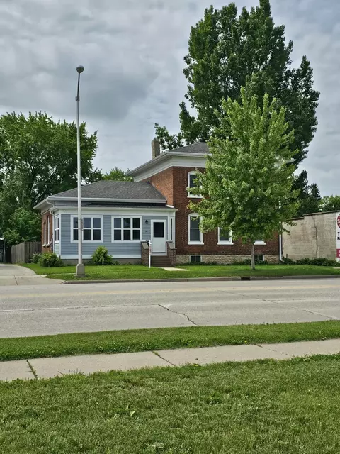66 W Scott St, Fond Du Lac, WI 54935