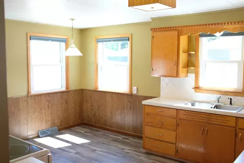 1348 W Brewster St, Appleton, WI 54914 photo 2