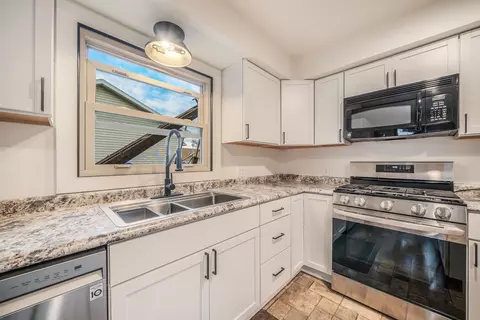 1316 E South River St, Appleton, WI 54915 photo 5