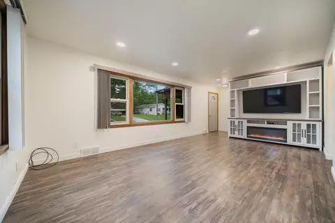 1316 E South River St, Appleton, WI 54915 photo 4