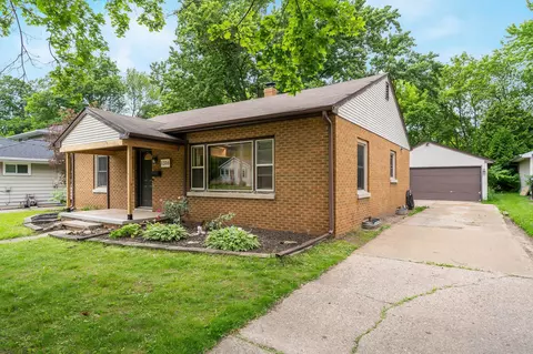 1316 E South River St, Appleton, WI 54915 photo 2