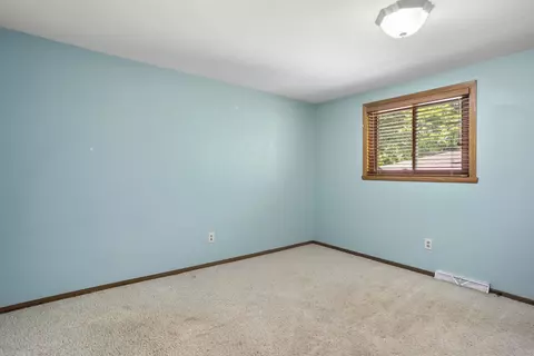 Bedroom - 3016 E Canary St, Appleton, WI 54915 photo 3 of 5