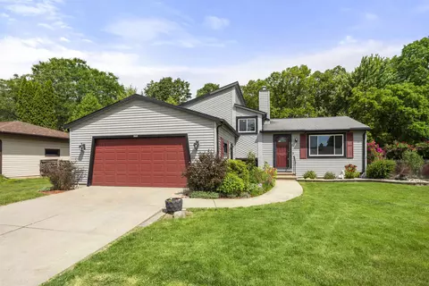 Exterior - 3016 E Canary St, Appleton, WI 54915 photo 2 of 8
