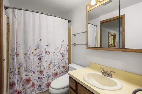 Bath - 3016 E Canary St, Appleton, WI 54915 photo 1 of 2