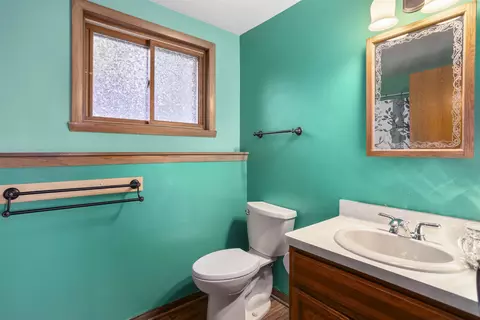 Bath - 3016 E Canary St, Appleton, WI 54915 photo 2 of 2