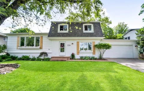 1226 Lynrose Ln, Neenah, WI 54956