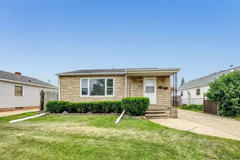 521 Heyrman St, Green Bay, WI 54302