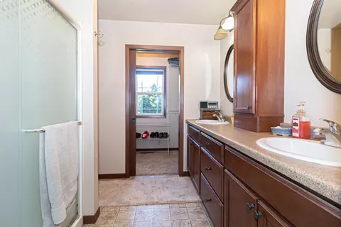 3928 Braeburn Dr, Appleton, WI 54913 photo 9