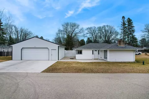 616 44th Ave, Menominee, MI 49858