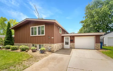 1717 Northpoint St, Oshkosh, WI 54901