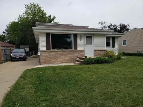 54 Fairway Ct, Appleton, WI 54915