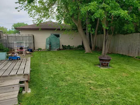 Exterior - 54 Fairway Ct, Appleton, WI 54915 photo 3 of 4