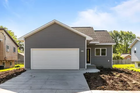 2332 Jefferson St, Oshkosh, WI 54901