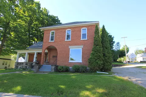 79 W Oak St, Sturgeon Bay, WI 54235