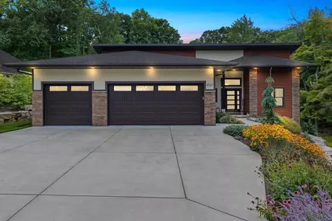 4537 Choctaw Trl, Green Bay, WI 54313