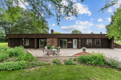 n1043 Julius Drive, Greenville, WI 54942