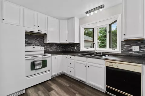 1218 S Memorial Dr, Appleton, WI 54915 photo 9