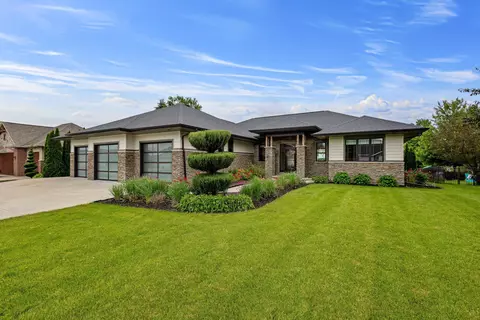 1466 Amendment Dr, Neenah, WI 54956