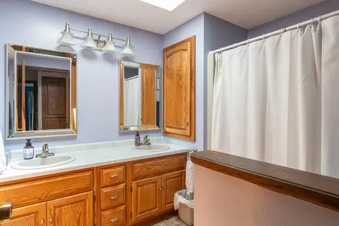 Bath - n9565 Crystal Drive, Appleton, WI 54915 photo 2 of 3