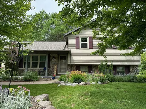 Exterior - n9565 Crystal Drive, Appleton, WI 54915 photo 4 of 8