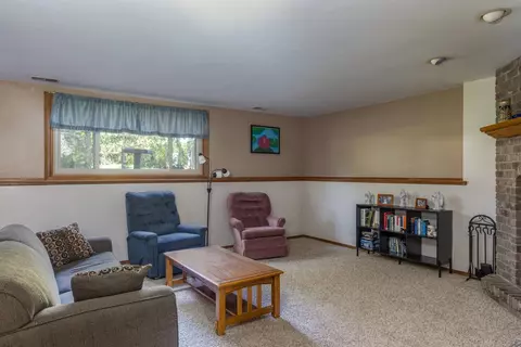 Living - n9565 Crystal Drive, Appleton, WI 54915 photo 3 of 4
