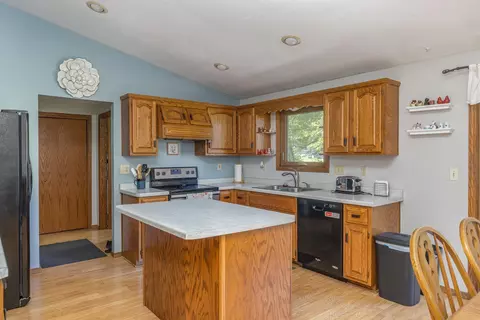 Kitchen - n9565 Crystal Drive, Appleton, WI 54915 photo 2 of 3