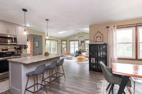 Kitchen - 3018 N Mcdonald St, Appleton, WI 54911 photo 5 of 7