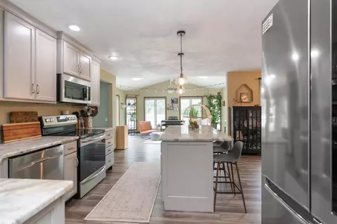 Kitchen - 3018 N Mcdonald St, Appleton, WI 54911 photo 3 of 7