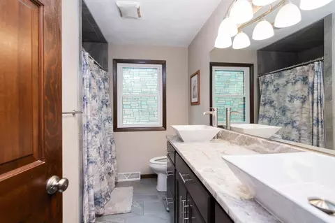 Bath - 3018 N Mcdonald St, Appleton, WI 54911 photo 3 of 6